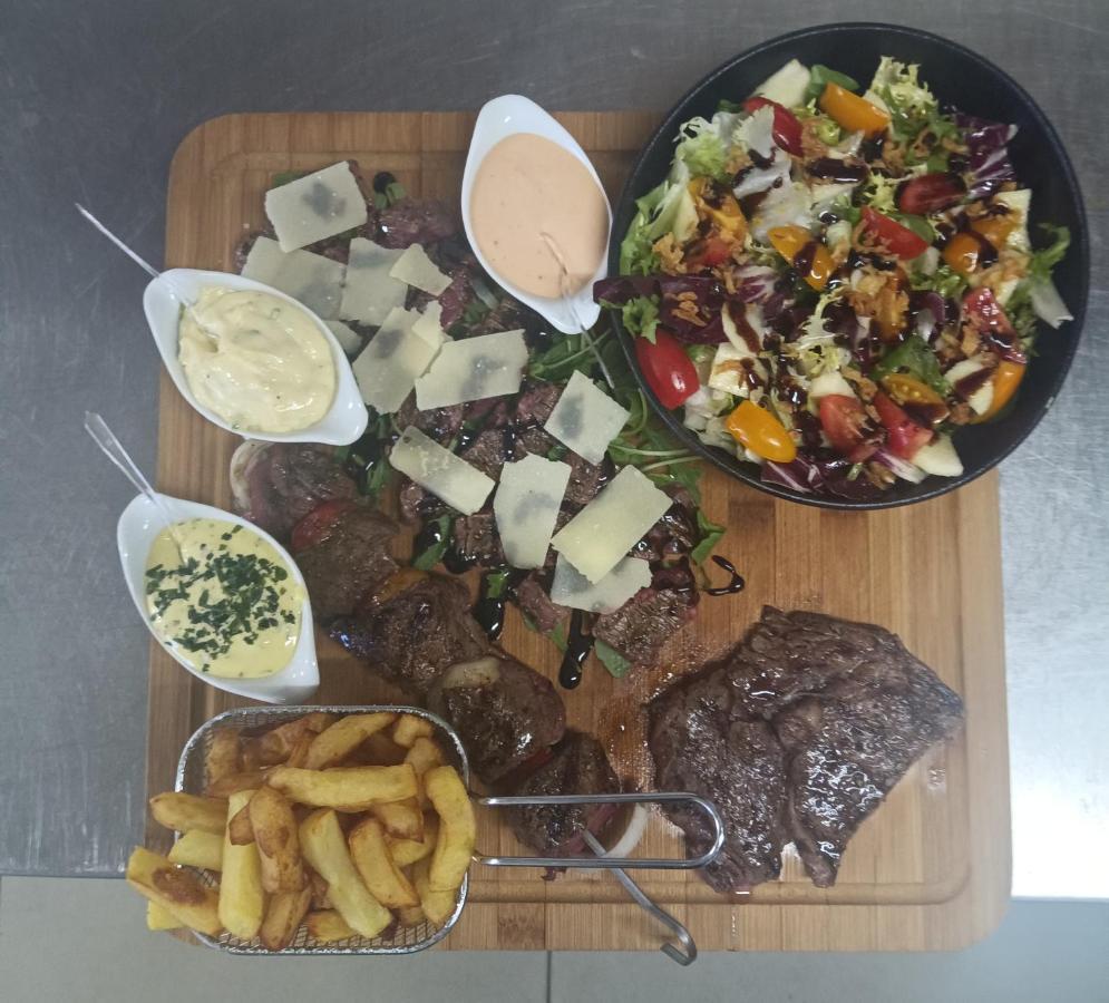 Rambrouch Hotel Restaurant L'Escale Du Bon Accueil المظهر الخارجي الصورة